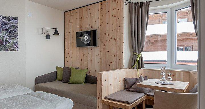 Erkerzimmer "Zirbe" Erkerzimmer "Zirbe" - Hotel-Garni Pirchhütt - Obergurgl