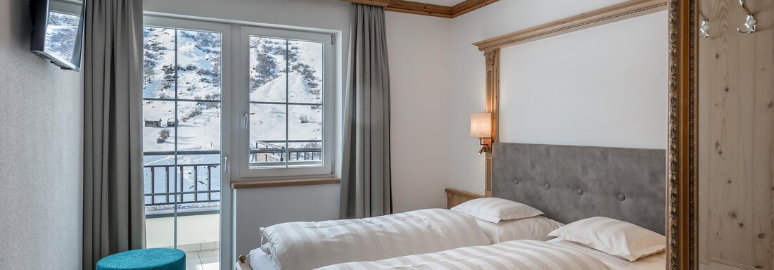 Ferienwohnung Top II - Schlafzimmer - Landhaus Jenewein - Obergurgl 