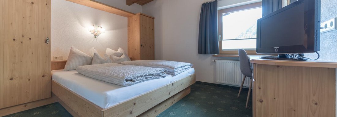 Apart M Schlafzimmer 1 - Pension Bergfrieden - Obergurgl 