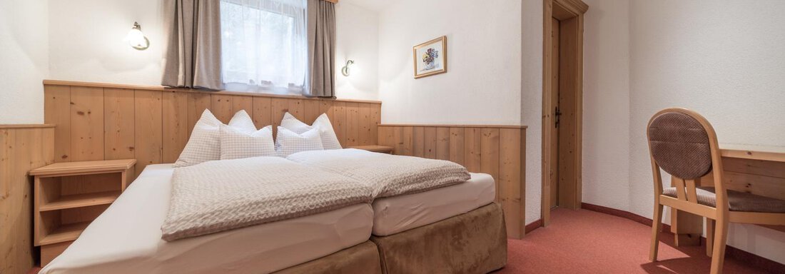 Apart L Schlafzimmer 2 - Pension Bergfrieden - Obergurgl 