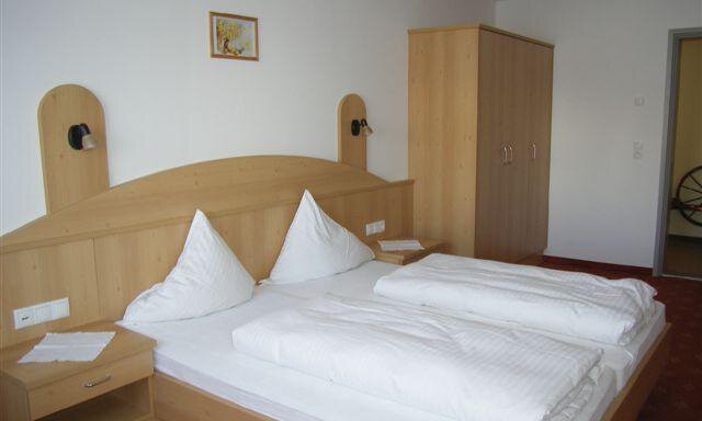 Schlafzimmer - Pension Bergkristall - Obergurgl 